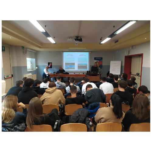 05-12-22 - Il nuovo SportMAG elaborato dagli studenti